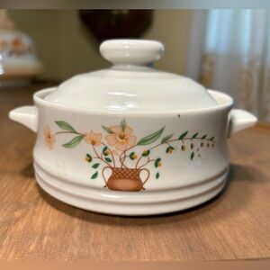 JMP Countryside Stoneware Collection 12oz Individual Casserole Dish w/Lid 1980s